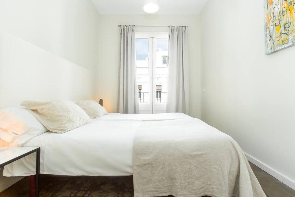 4Bedroom Apart With Balcony In Las Ramblas 3-2 Barcelona Exterior foto